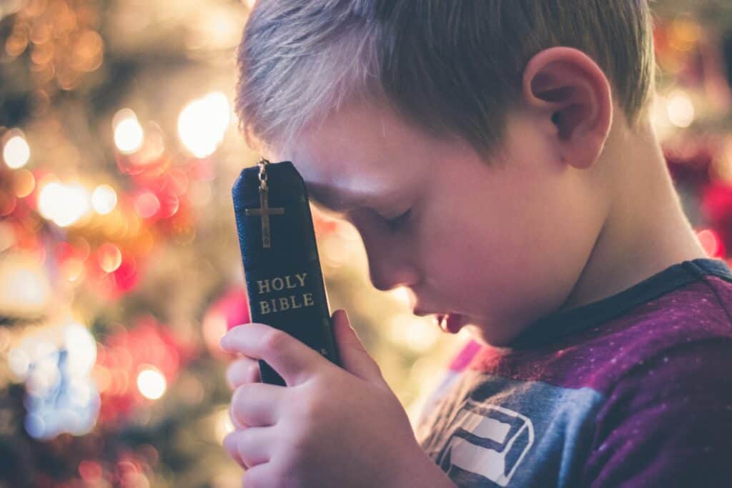 How to pray the advent wreath prayer as a family